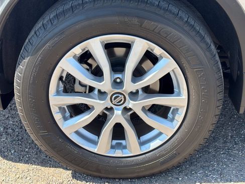 Used 2020 Nissan Rogue SV FWD image 10