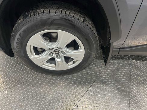 Used 2021 Toyota RAV4 XLE image 10