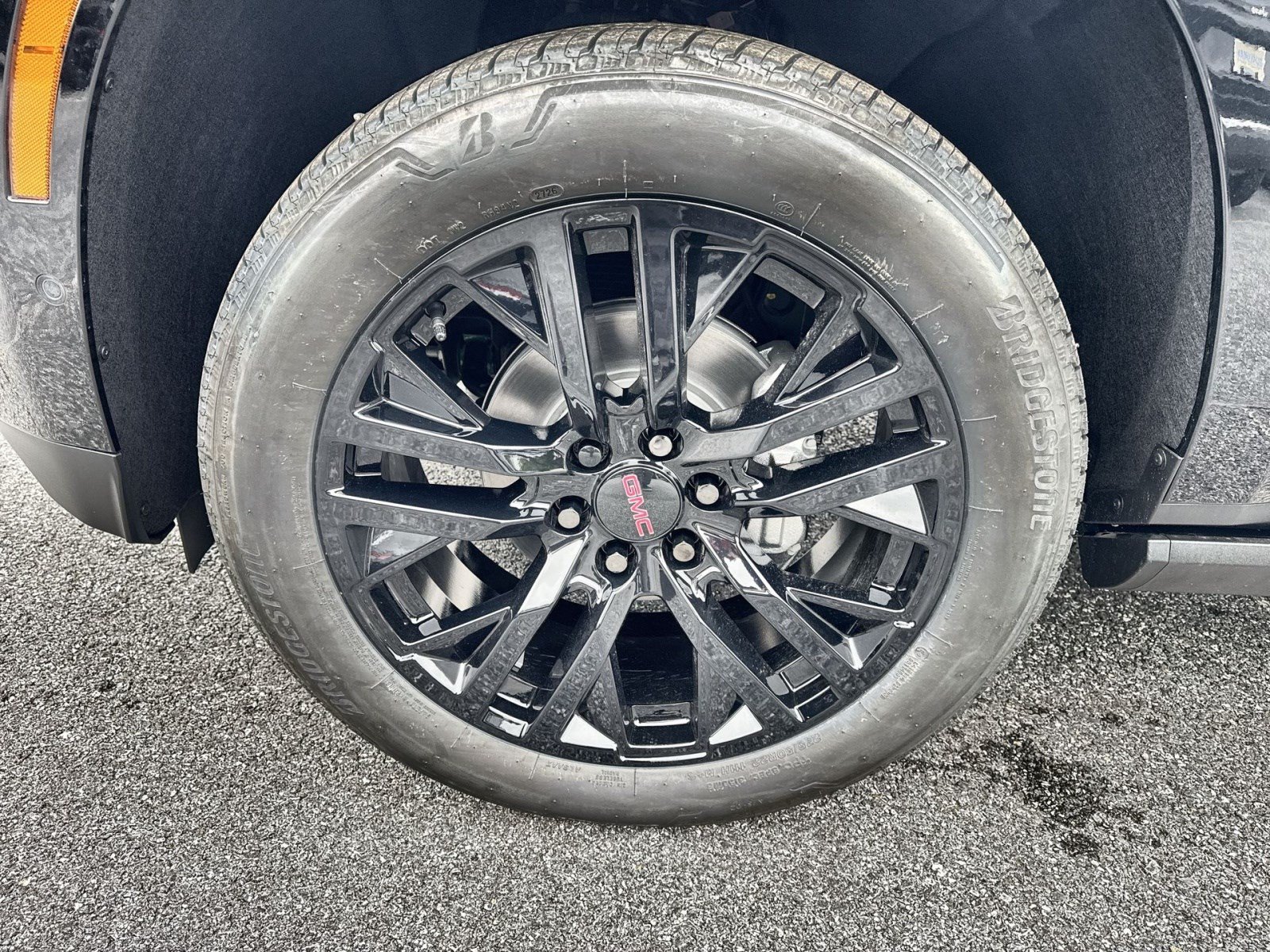 New 2026 GMC Yukon Denali w/ Denali Reserve Package AWD/4WD image 8