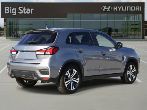 Used 2022 Mitsubishi Outlander Sport SE image 4