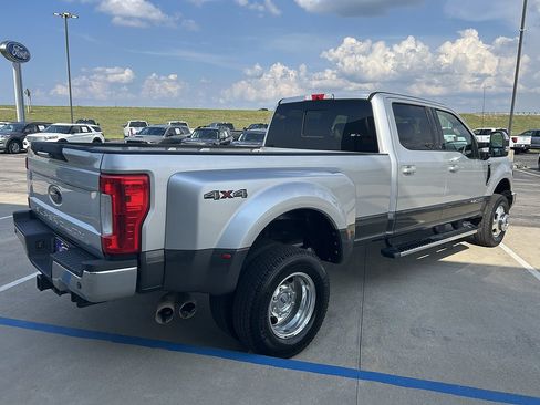 Used 2018 Ford F350 Lariat w/ Lariat Value Package AWD/4WD image 6