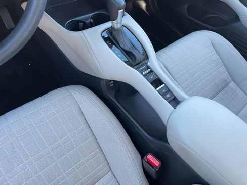 Certified 2025 Honda HR-V LX image 19