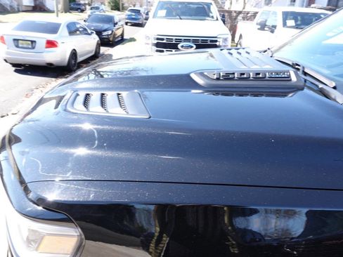 Used 2022 RAM 1500 Limited image 8