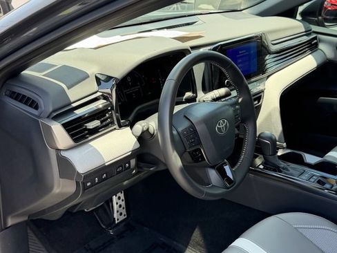 Used 2026 Toyota Camry SE FWD image 13