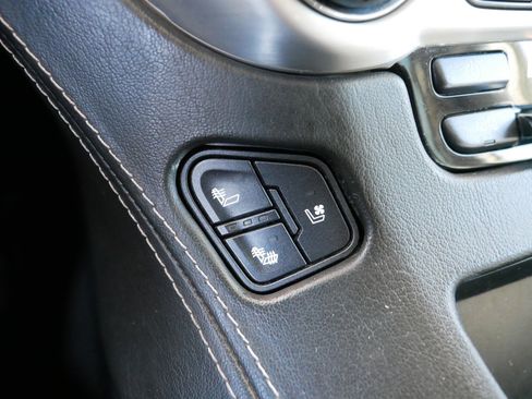 Used 2017 GMC Yukon XL SLT image 31