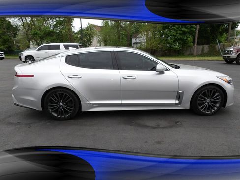 Used 2018 Kia Stinger Premium AWD/4WD image 4