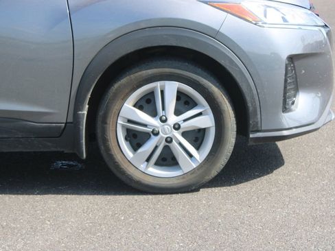 Used 2021 Nissan Kicks S image 12