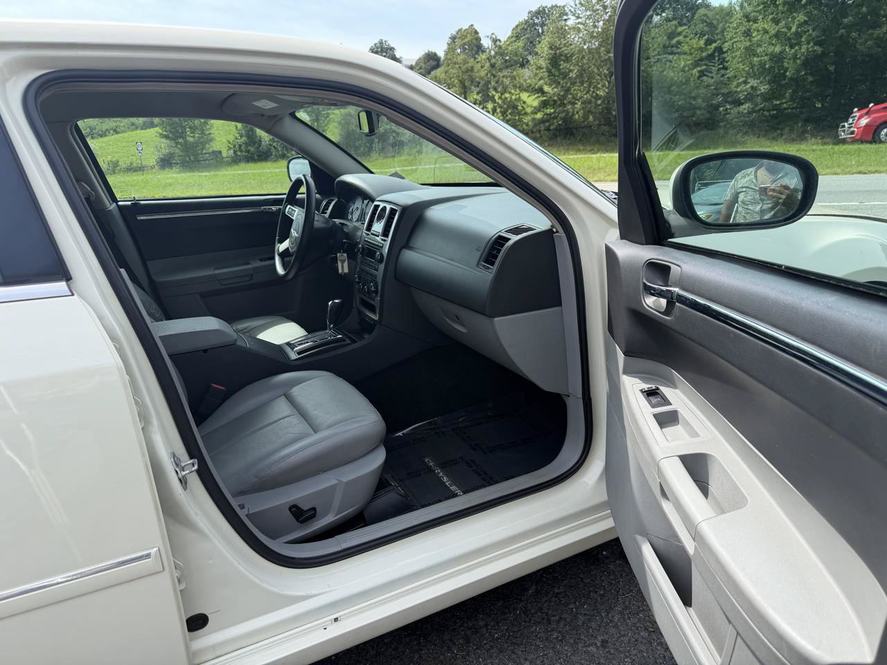 Used 2007 Chrysler 300 Touring L RWD image 18