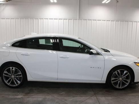 Used 2025 Chevrolet Malibu LT FWD image 11