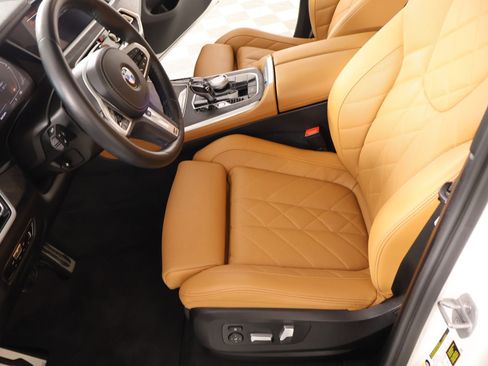 Used 2023 BMW X5 xDrive40i w/ M Sport Package image 12