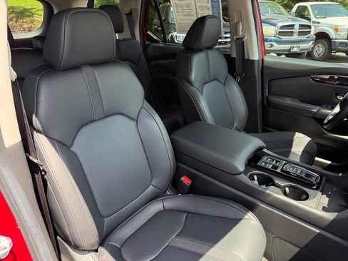 Used 2025 Honda Pilot EX-L image 18