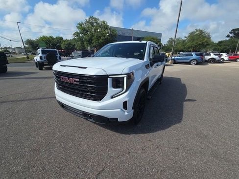 Used 2024 GMC Sierra 1500 Pro w/ Graphite Edition AWD/4WD image 4