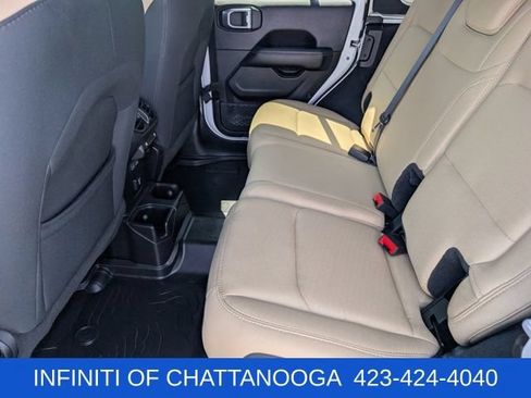 Used 2019 Jeep Wrangler Unlimited Sahara AWD/4WD image 23