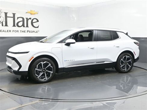 New 2025 Chevrolet Equinox EV LT image 10