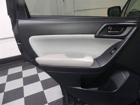 Used 2018 Subaru Forester 2.5i Premium AWD/4WD image 25