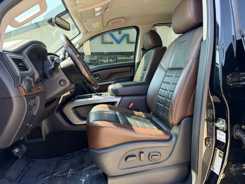 Used 2018 Nissan Titan Platinum Reserve w/ Platinum Utility Package image 15