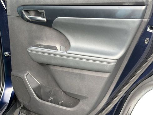 Used 2025 Toyota Highlander XSE AWD/4WD image 33