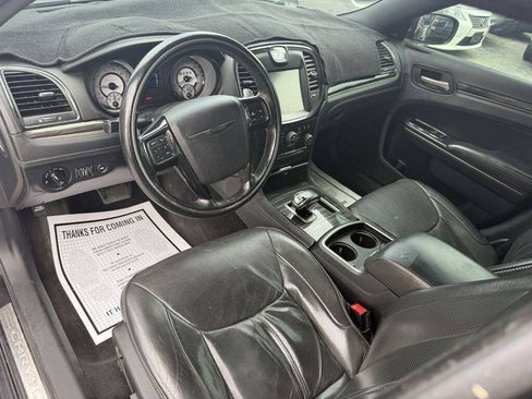 Used 2014 Chrysler 300 C RWD image 13