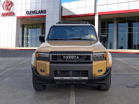 Used 2024 Toyota Land Cruiser image 3