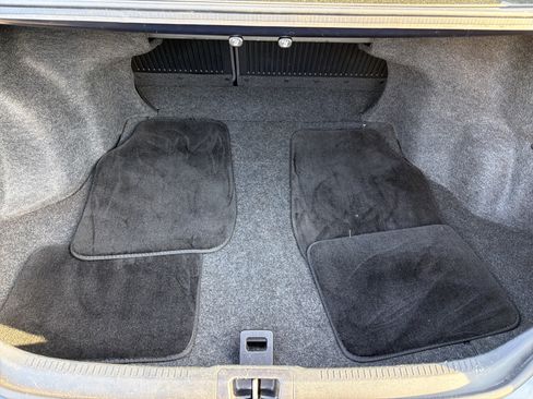 Used 2015 Toyota Camry LE FWD image 16