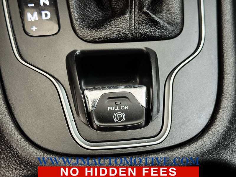 Used 2020 Jeep Cherokee Latitude Plus AWD/4WD image 37