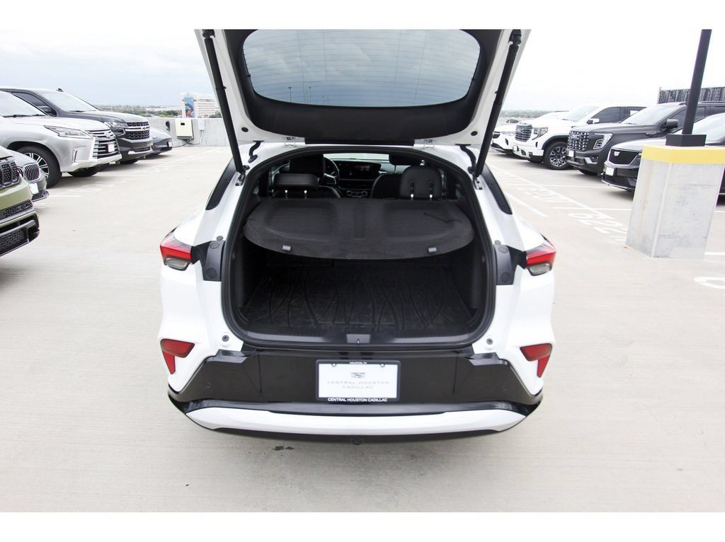 Used 2025 Buick Envista Sport Touring w/ Convenience I Package FWD image 28