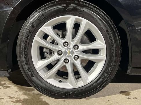 Used 2018 Chevrolet Malibu Hybrid w/ Driver Confidence Package image 6