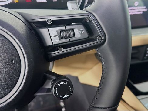 New 2026 Porsche Cayenne image 14