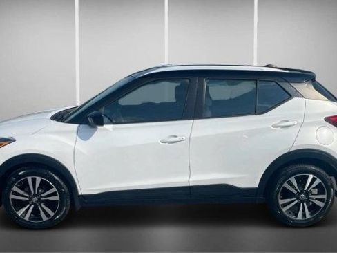 Used 2020 Nissan Kicks SV FWD image 12