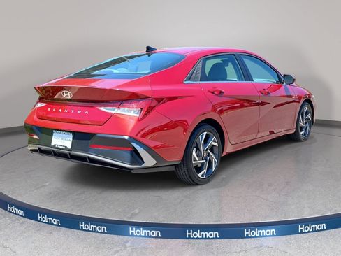 Used 2025 Hyundai Elantra SEL FWD image 6
