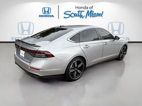Used 2024 Honda Accord Sport image 7