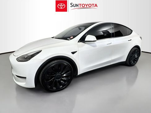 Used 2022 Tesla Model Y Performance AWD/4WD image 9