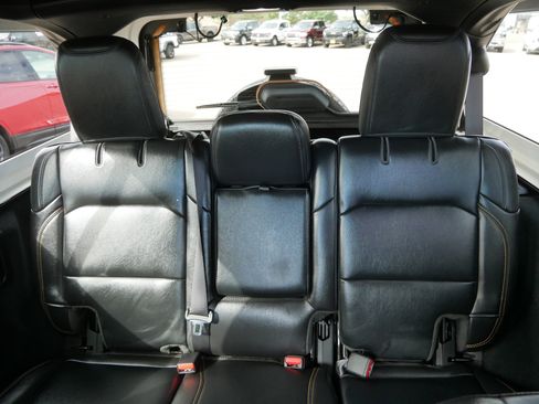 Used 2024 Jeep Wrangler Sahara image 13