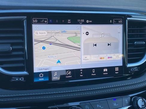 New 2026 Chrysler Pacifica Limited w/ Uconnect Theater Family Group image 22