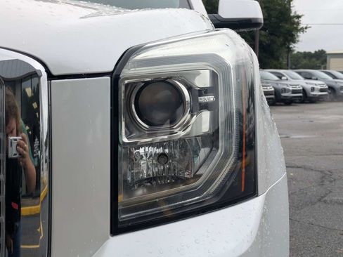 Used 2019 GMC Yukon Denali RWD image 9