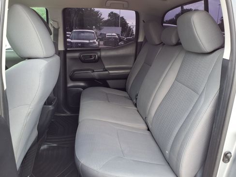 Used 2019 Toyota Tacoma SR w/ SR Convenience Package image 18