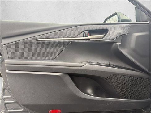 Used 2025 Toyota Camry SE image 10