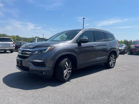 Used 2017 Honda Pilot Touring image 5