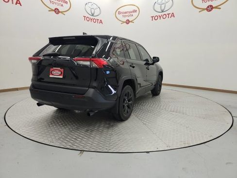 Used 2024 Toyota RAV4 LE FWD image 8