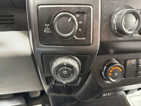 Used 2019 Ford F150 XLT w/ Trailer Tow Package image 29