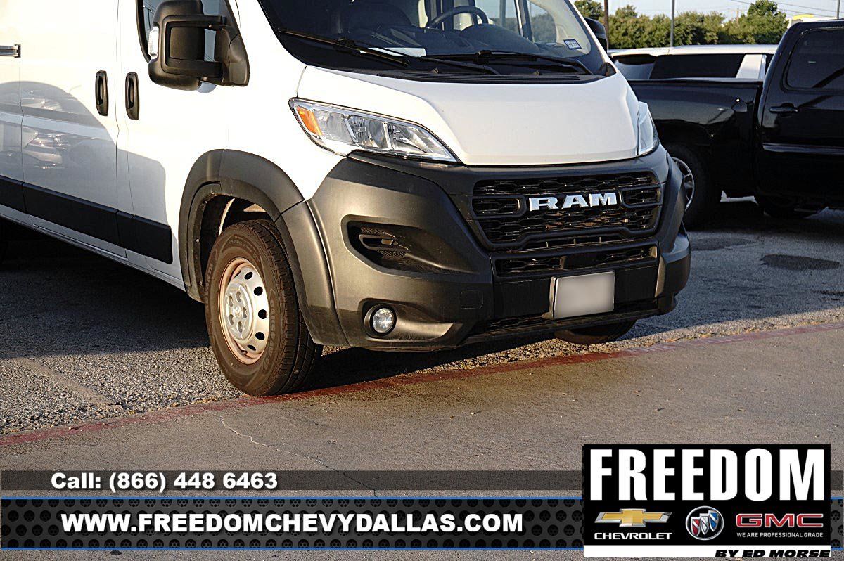 Used 2024 RAM ProMaster 2500 w/ Convenience Group FWD image 2