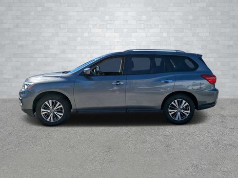 Used 2020 Nissan Pathfinder SV image 8