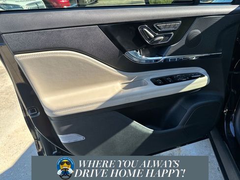 New 2026 Lincoln Corsair Premiere image 10