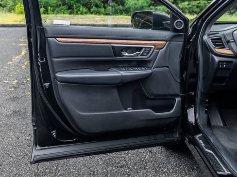 Used 2018 Honda CR-V Touring image 23