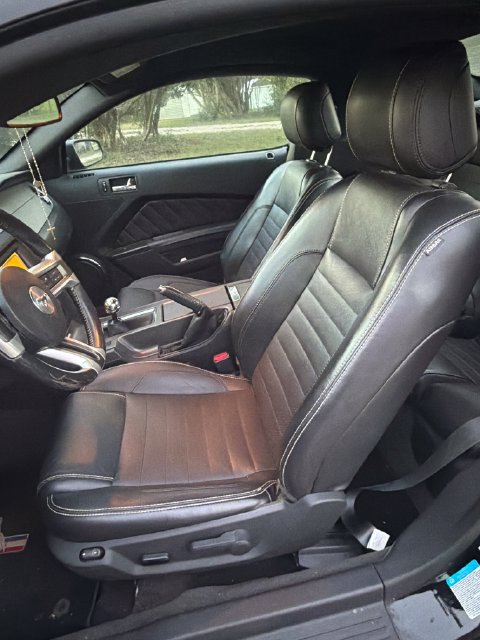 Used 2013 Ford Mustang GT Premium w/ Electronics Pkg RWD image 6
