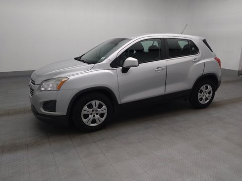 Used 2016 Chevrolet Trax LS FWD image 2