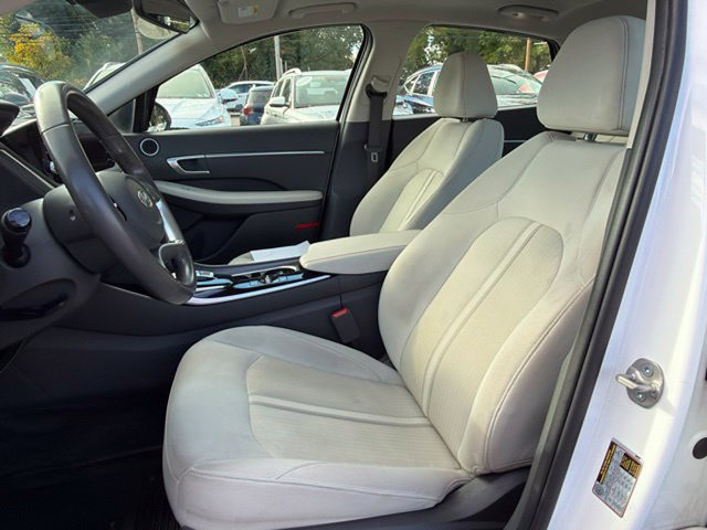 Certified 2023 Hyundai Sonata SEL w/ Convenience Package FWD image 12