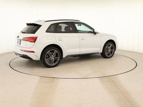 Certified 2025 Audi Q5 e Premium Plus w/ Premium Plus Package image 7