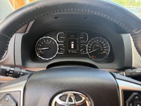 Used 2021 Toyota Tundra Limited w/ Limited Premium Package AWD/4WD image 10