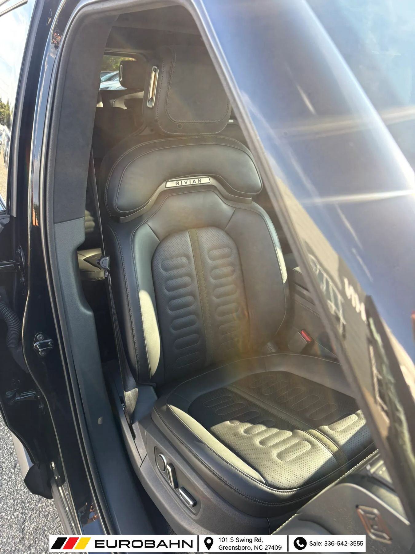 Used 2025 Rivian R1S Adventure Dual AWD/4WD image 13